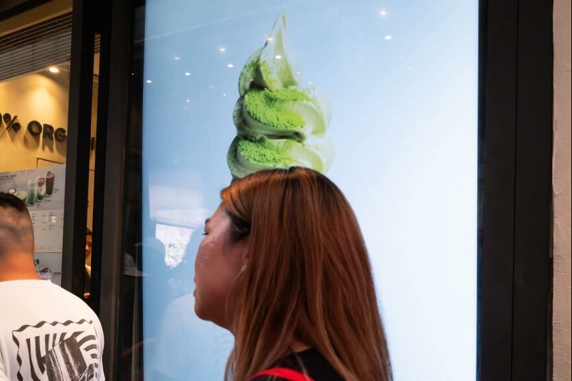 10 Funny Accidental Images That Were Taken At The Right Time And Place By This Street Photographer