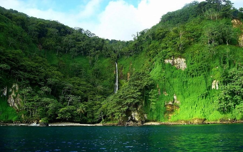 10 Islas solitarias con la naturaleza virgen