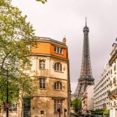 10 libros de ficción histórica ambientados en Francia: ¡te esperan intriga y ciudades brillantes!