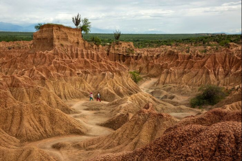 10 Photos That Tell A Story About Tragic Events And Different Cultures Captured By Antonio Cascio 10 Photos That Tell A Story About Tragic Events And Different Cultures Captured By Antonio Cascio