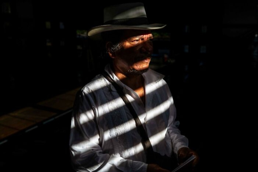 10 Photos That Tell A Story About Tragic Events And Different Cultures Captured By Antonio Cascio 10 Photos That Tell A Story About Tragic Events And Different Cultures Captured By Antonio Cascio