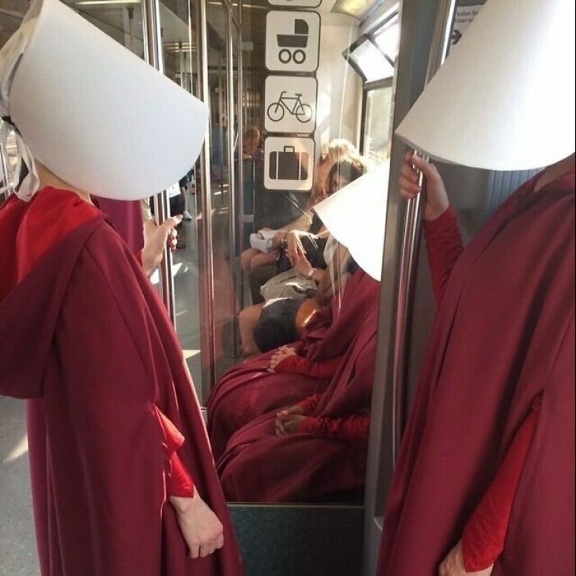 10 Times People Had To Look Twice To Understand What They Were Seeing On The Berlin Subway