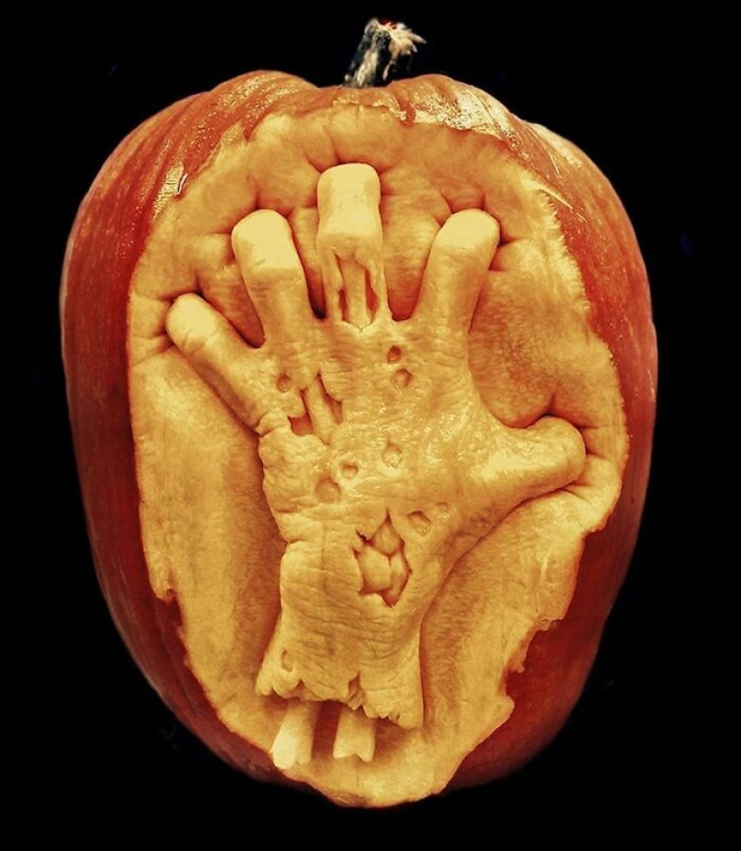 10 Times People Took Halloween Pumpkin Carving To A Whole New Level 10 Times People Took Halloween Pumpkin Carving To A Whole New Level