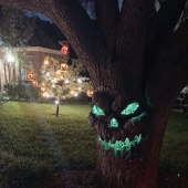 10 Times People Were So Proud Of Their Outdoor Halloween Decorations, They Had to Share Them 10 Times People Were So Proud Of Their Outdoor Halloween Decorations, They Had to Share Them