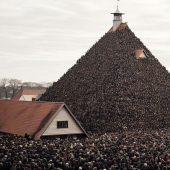 13 Thought-Provoking AI Images By Alkan Avcıoğlu That Explore The Chaos Of Today’s Life 13 Thought-Provoking AI Images By Alkan Avcıoğlu That Explore The Chaos Of Today’s Life