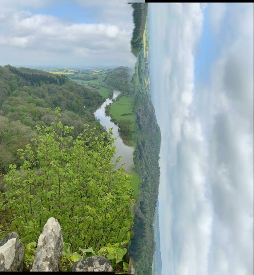 14 Times People Tried To Take Panoramic Pics But Captured Glitches In The Matrix Instead