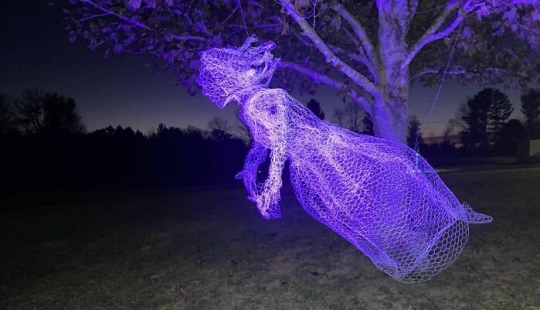 15 Cheap And Creepy DIY Halloween Decor Ideas That Look Unbelievably Cool 15 Cheap And Creepy DIY Halloween Decor Ideas That Look Unbelievably Cool