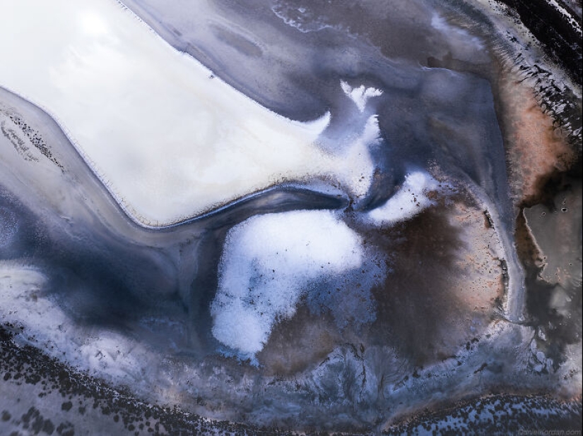 15 Incredible Shots By Daniel Kordan Taken from An Open-Door Plane Flying Over Western Australia