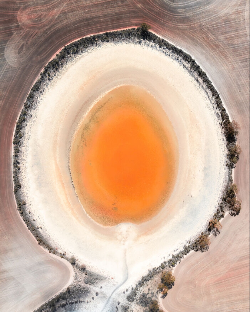 15 Incredible Shots By Daniel Kordan Taken from An Open-Door Plane Flying Over Western Australia