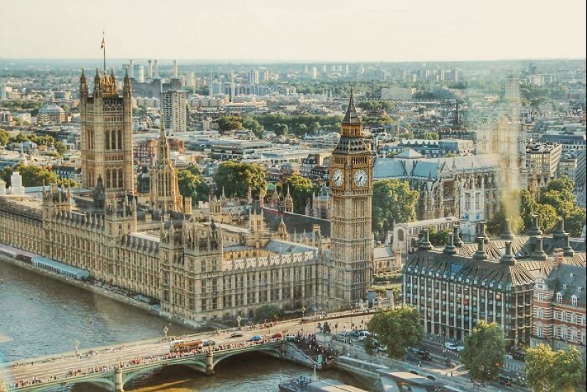 15 Signs That Scream Someone Grew Up Rich, As Pointed Out By Folks Online