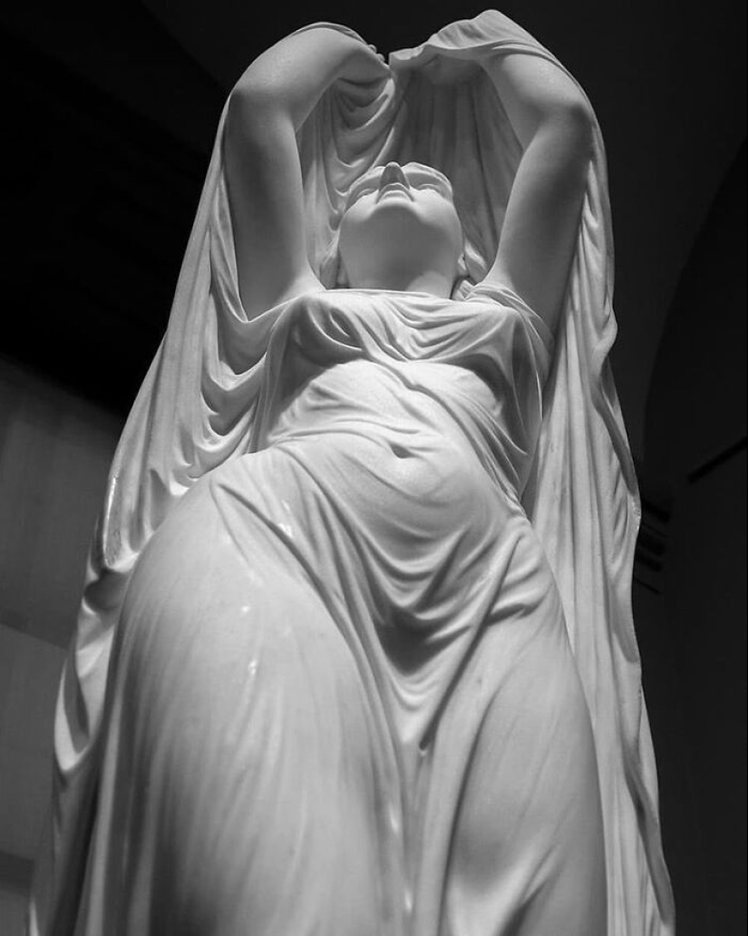 15 Surreal Details On Sculptures That Left People In Awe 15 Surreal Details On Sculptures That Left People In Awe