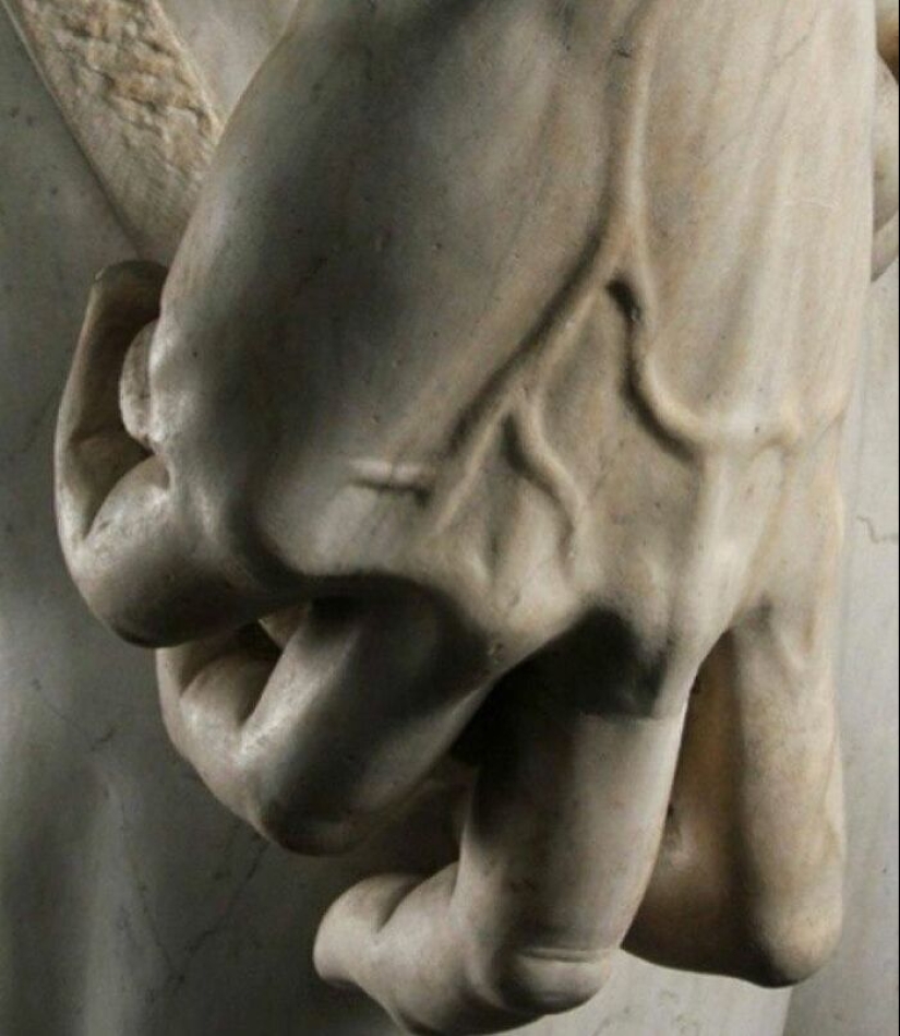 15 Surreal Details On Sculptures That Left People In Awe 15 Surreal Details On Sculptures That Left People In Awe