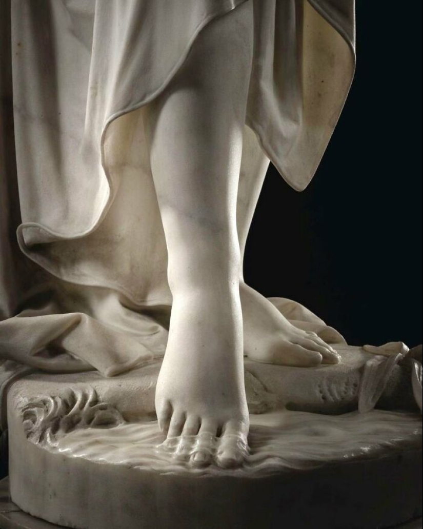 15 Surreal Details On Sculptures That Left People In Awe 15 Surreal Details On Sculptures That Left People In Awe