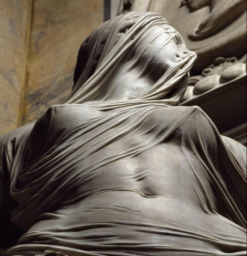 15 Surreal Details On Sculptures That Left People In Awe 15 Surreal Details On Sculptures That Left People In Awe