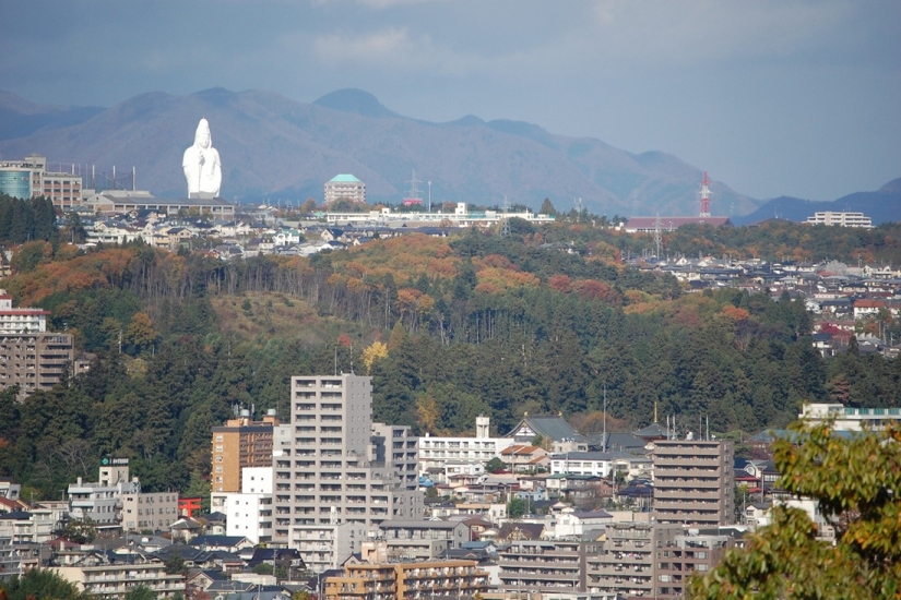 15 tallest and grandest statues 15 tallest and grandest statues