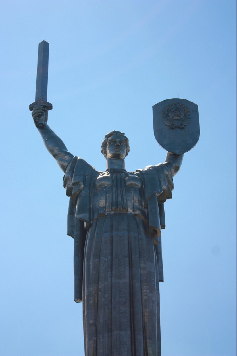 15 tallest and grandest statues 15 tallest and grandest statues