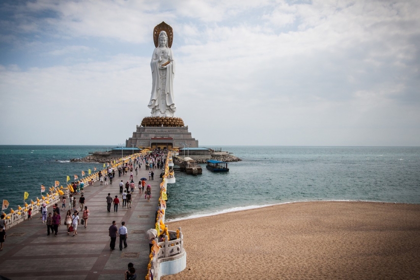 15 tallest and grandest statues 15 tallest and grandest statues