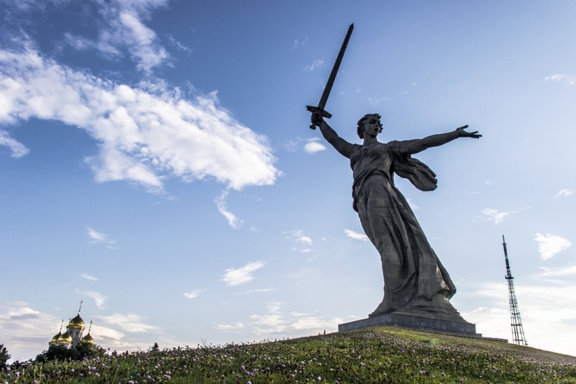 15 tallest and grandest statues 15 tallest and grandest statues