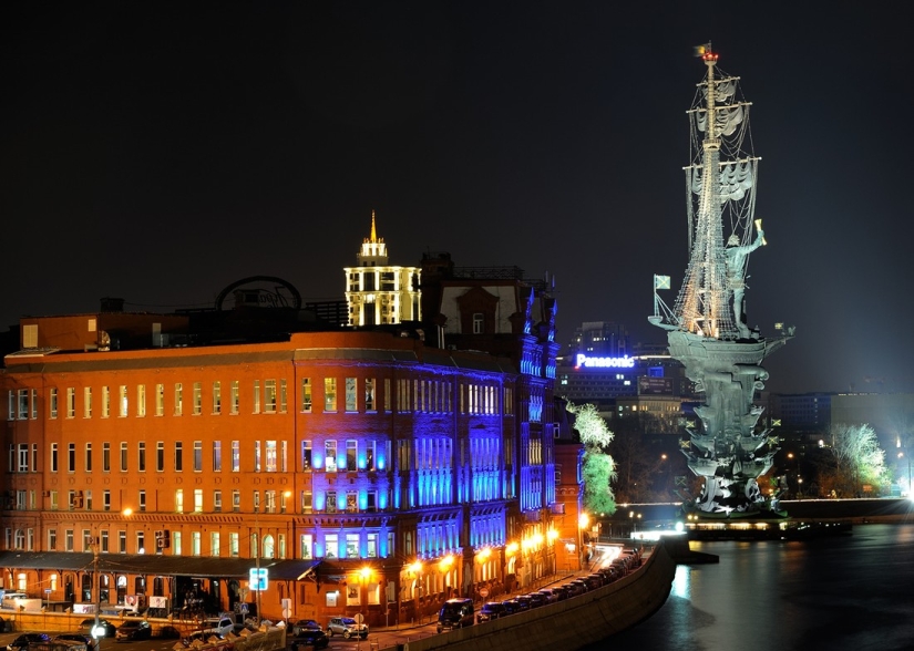 15 tallest and grandest statues 15 tallest and grandest statues