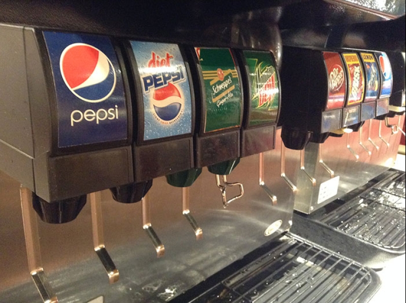 16 Fast Food Restaurant Employees Point Out Things To Never Order