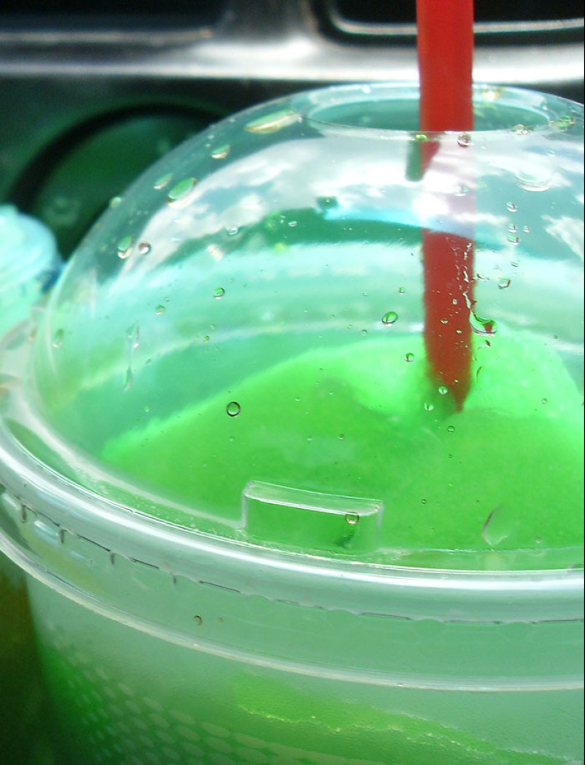 16 Fast Food Restaurant Employees Point Out Things To Never Order