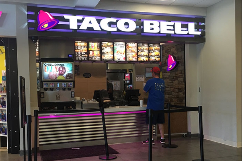 16 Fast Food Restaurant Employees Point Out Things To Never Order