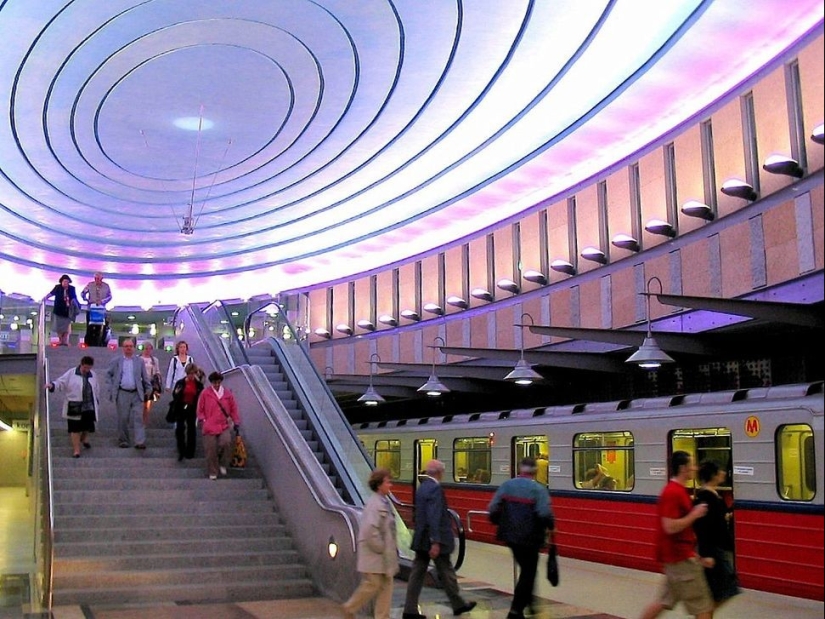 17 más mágica de las estaciones de metro de todo el mundo
