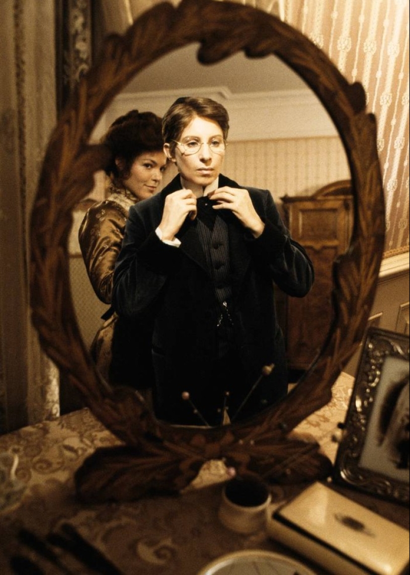 18 Best Roles Where Actors Had to Change Gender
