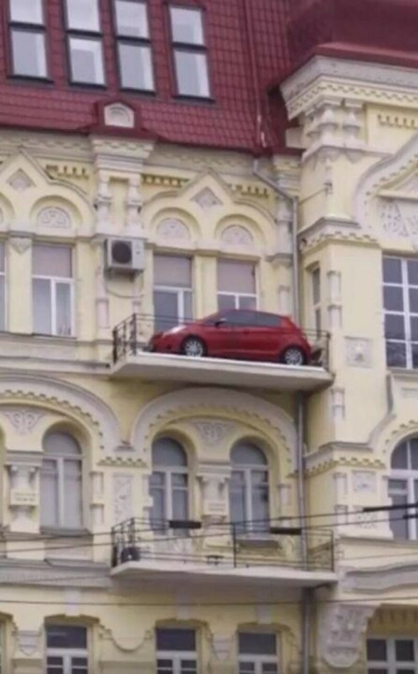 18 photos in which something strange is going on