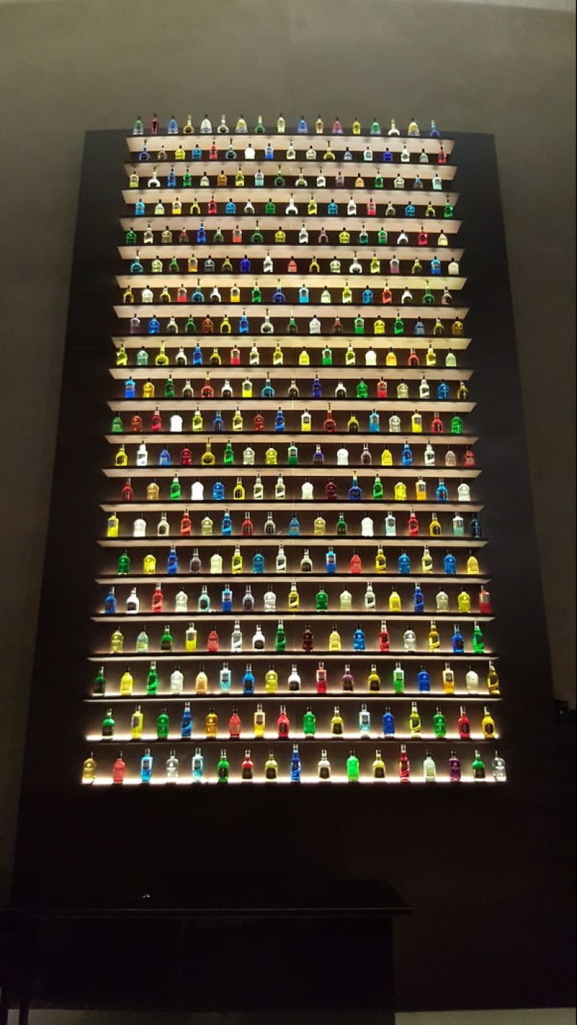 19 pictures of what happens when you hire a perfectionist