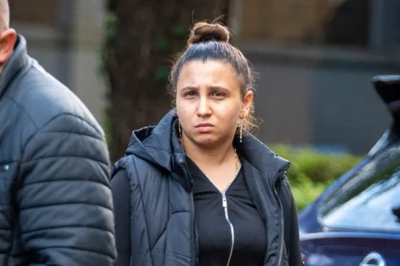 19-year-old girl posing as doctor arrested in London 19-year-old girl posing as doctor arrested in London