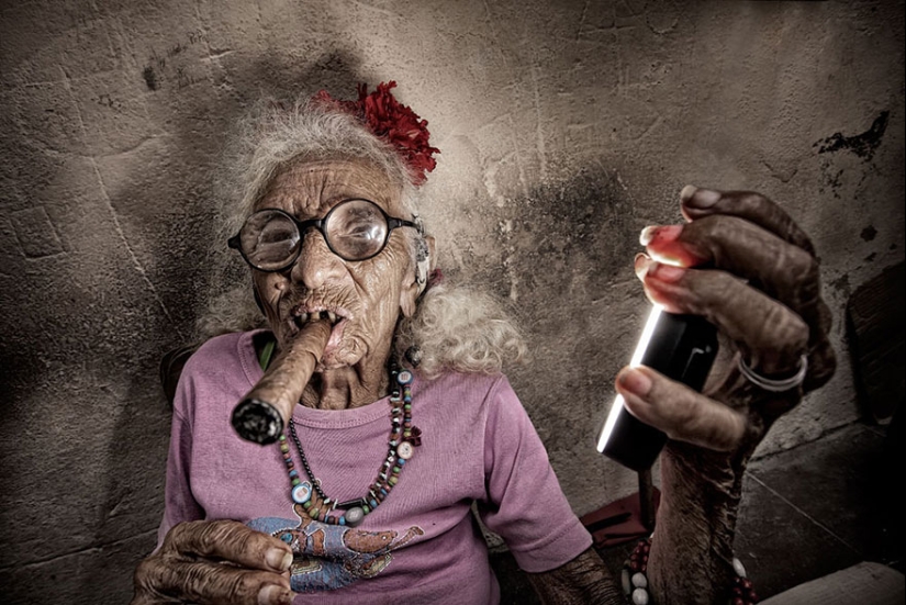 20 dramatic images of what it is to be human