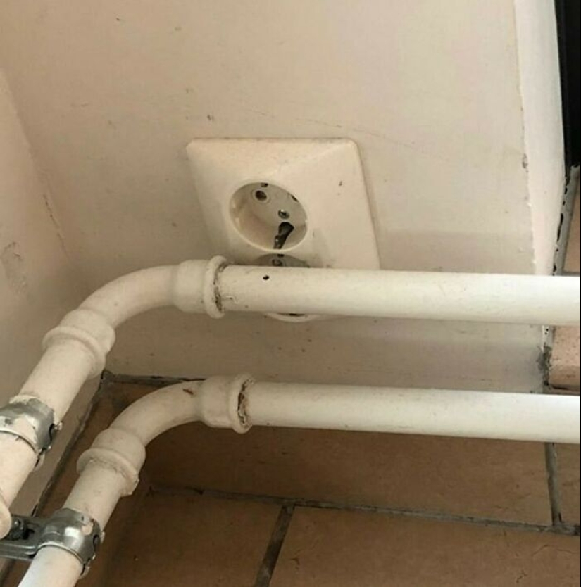 20 Funny Fails From Workers Who Live By The “Not My Job” Philosophy 20 Funny Fails From Workers Who Live By The “Not My Job” Philosophy