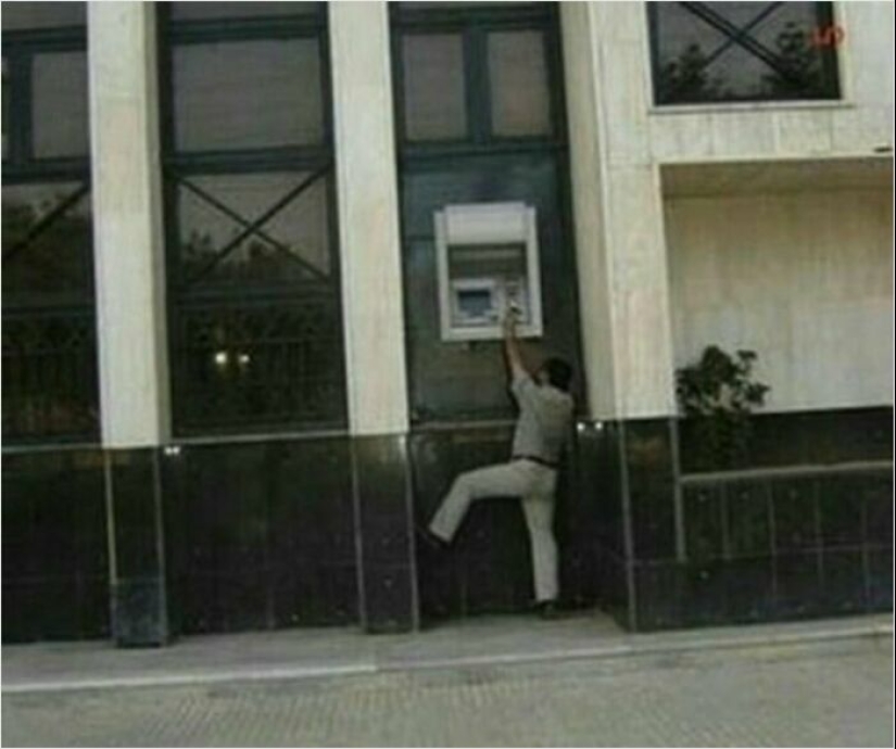20 Funny Fails From Workers Who Live By The “Not My Job” Philosophy 20 Funny Fails From Workers Who Live By The “Not My Job” Philosophy
