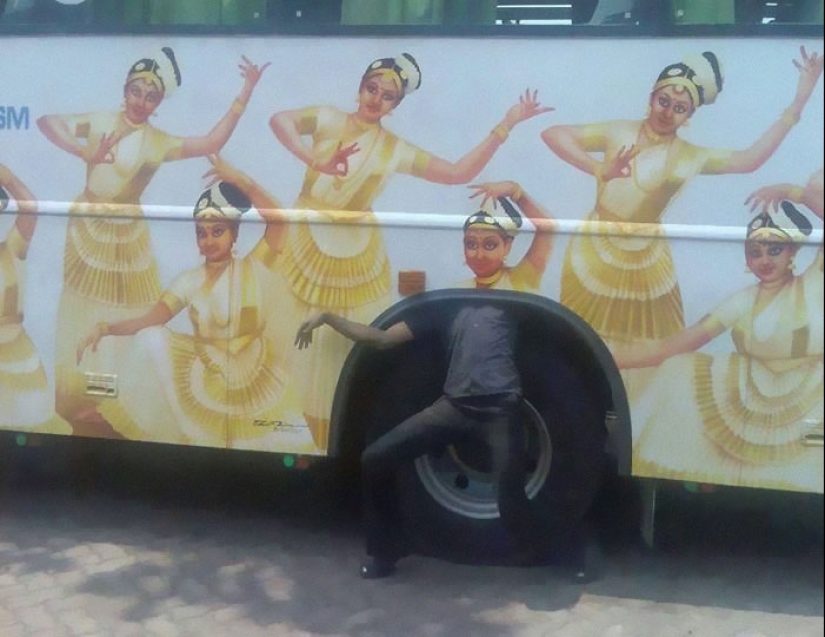 20 Random, Funny, And Unhinged Images That Show Off The Bizarre Side Of India