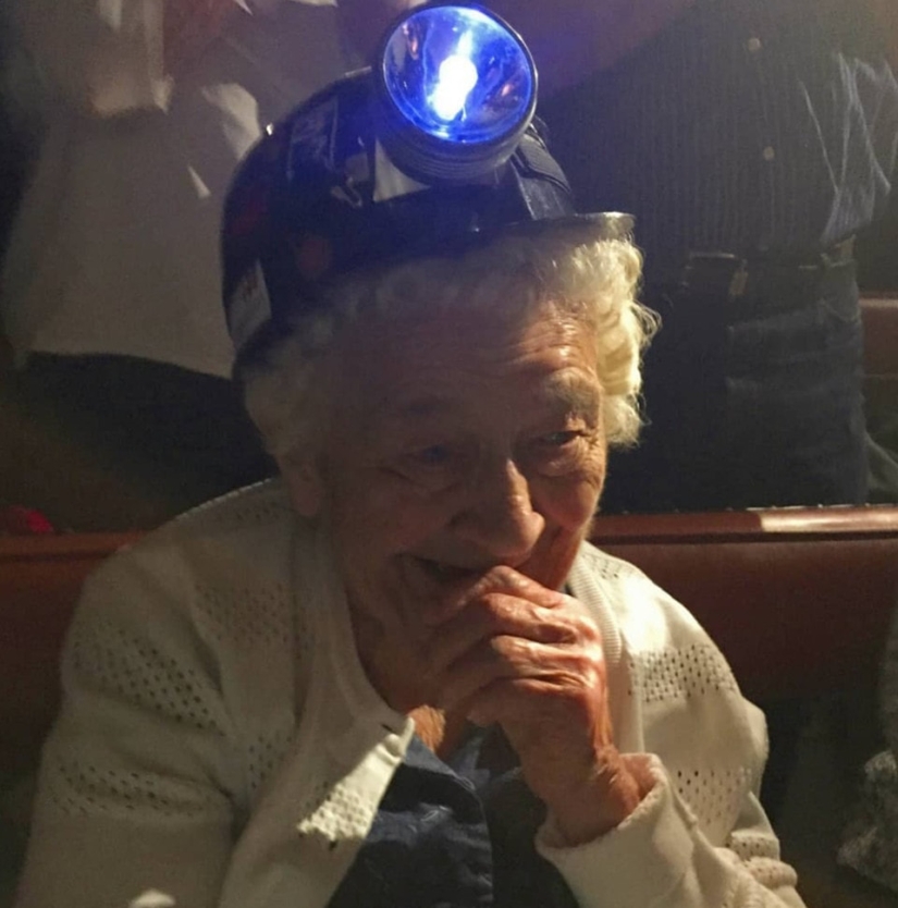 22 cute and funny photos of grandmothers who know how to surprise 22 cute and funny photos of grandmothers who know how to surprise