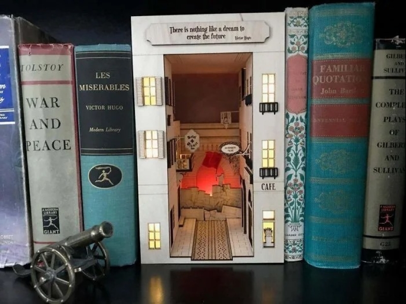 22 dividers for Book Nook bookshelves that all lovers of reading will appreciate