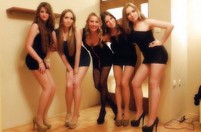 22 fotos de chicas con vestidos únicos que fueron cosidos por ellas mismas 22 fotos de chicas con vestidos únicos que fueron cosidos por ellas mismas