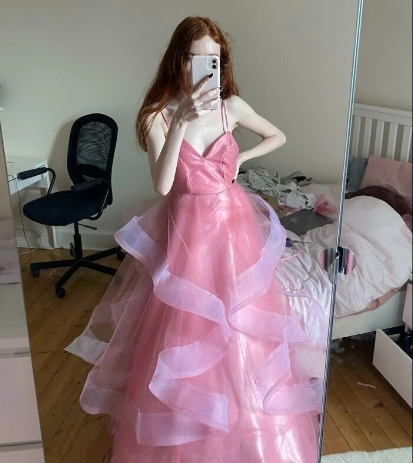 22 photos of girls in unique dresses that were sewn by themselves 22 photos of girls in unique dresses that were sewn by themselves