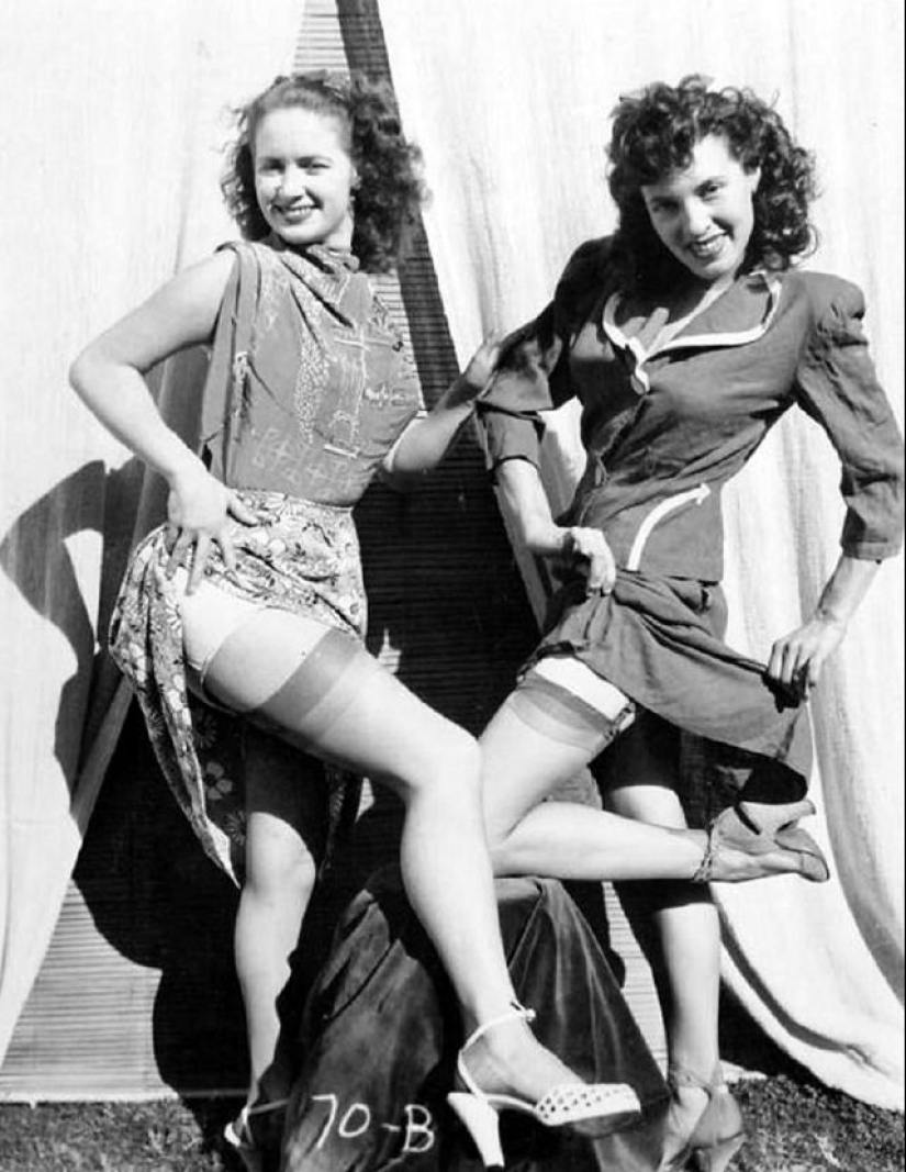 22 racy photos depicting naughty ladies of the 1950s 22 racy photos depicting naughty ladies of the 1950s