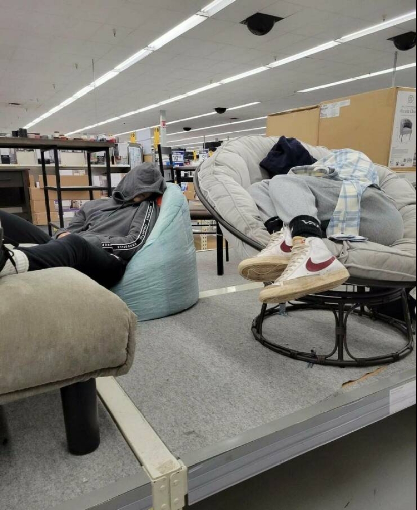 22 weirdos from Walmart in their Natural Habitat