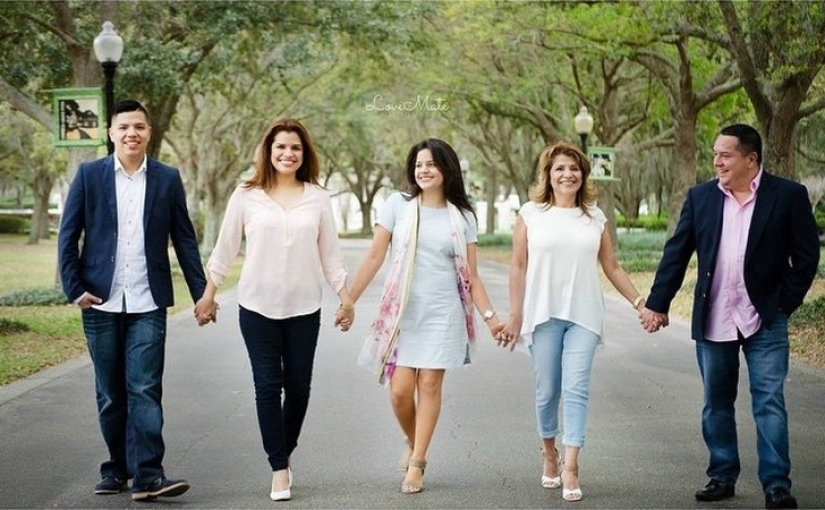 25 Cute Family Photo Ideas Every Family Should Try 25 Cute Family Photo Ideas Every Family Should Try