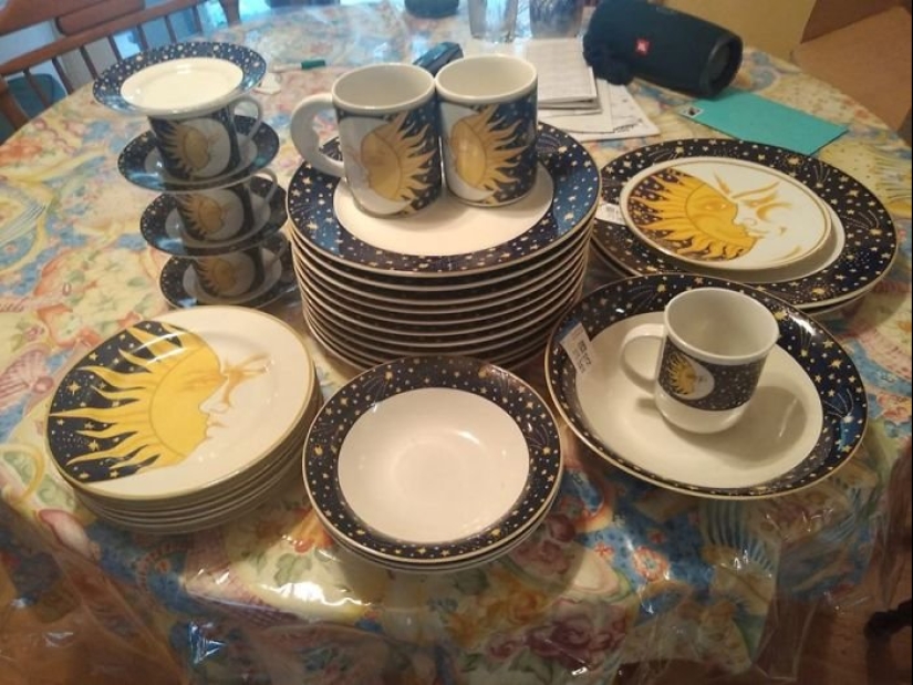 25 unusual things bought at flea markets and thrift stores