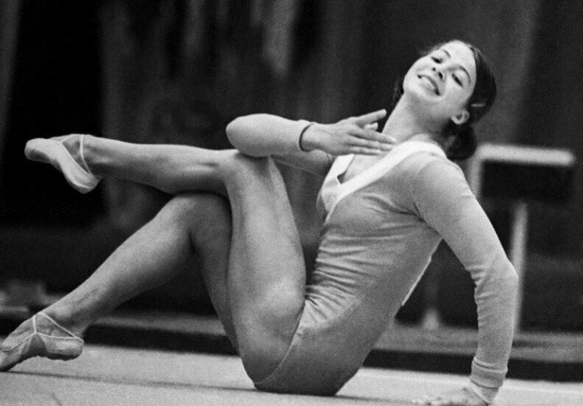 3 Soviet gymnasts applauded by the whole world 3 Soviet gymnasts applauded by the whole world