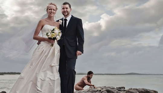 30 hopelessly screwed up wedding photos