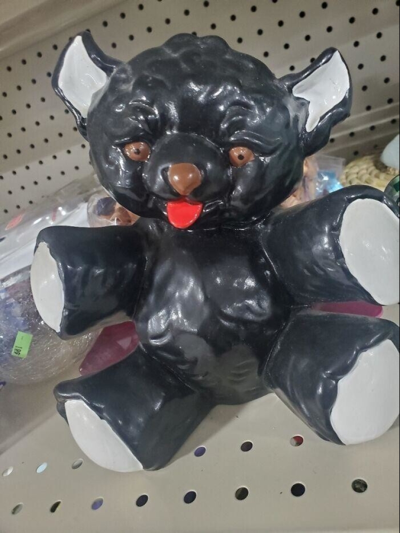 30 lindo, peculiar e inquietante que se encuentra en las tiendas de segunda mano