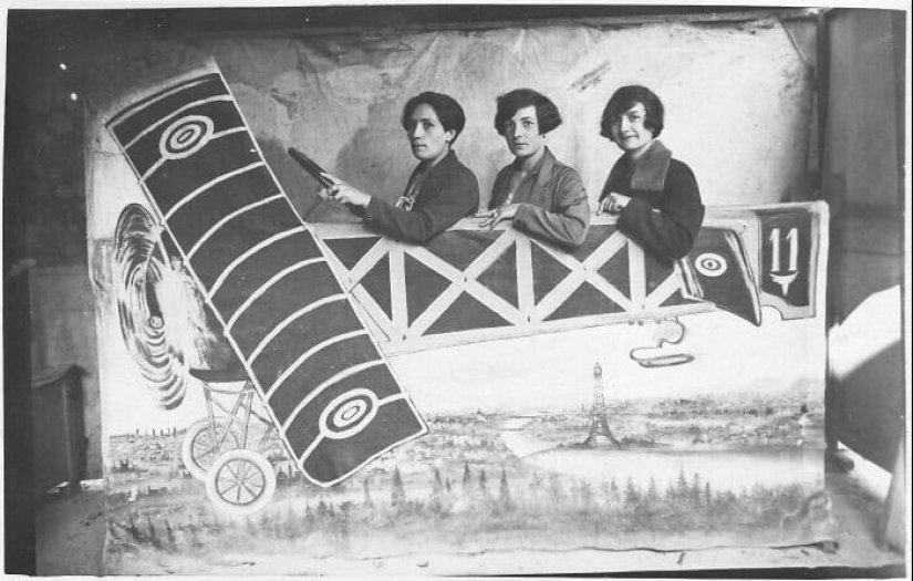 30 oldest photos from family archives