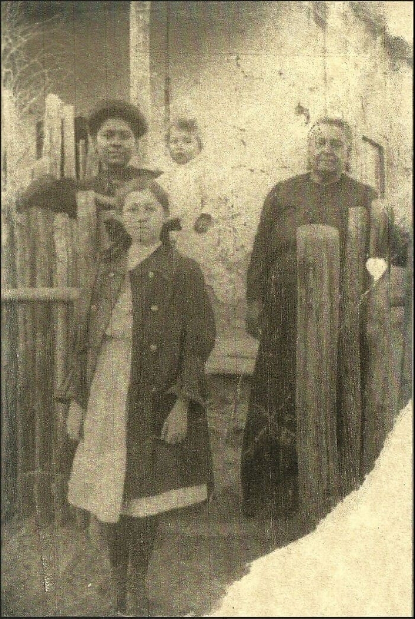 30 oldest photos from family archives