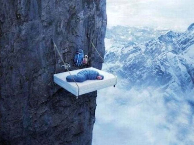 33 creepy pictures from the roof of the world