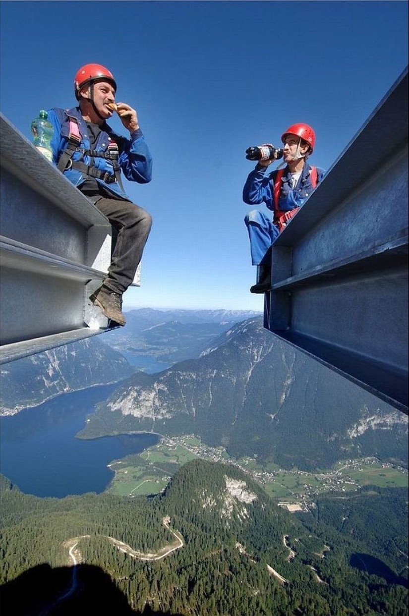 33 creepy pictures from the roof of the world